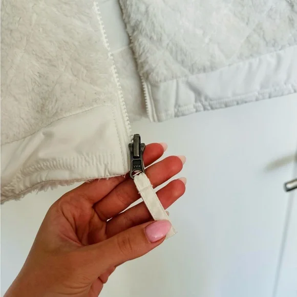 Patagonia Lux Teddy Bear Reversible White Vest - Picture 4 of 9